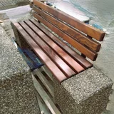 Banca din beton aspect piatra naturala cu sezut si spatar din lemn